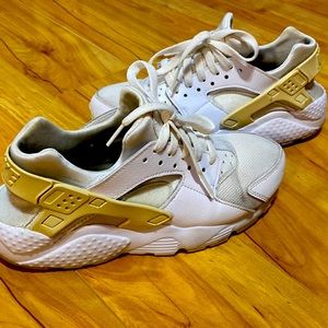 Nike huaraches 7y